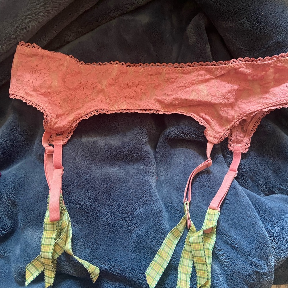 3/$20 Victoria’s Secret Garter